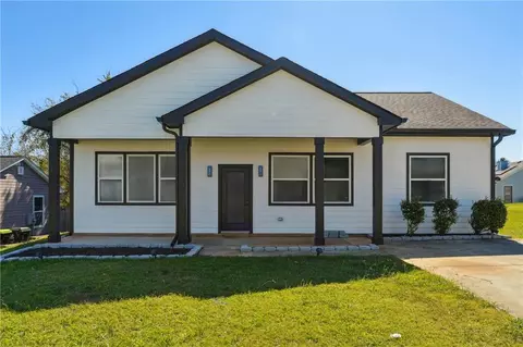 310 Marsh Glen Dr, Jonesboro, GA 30238