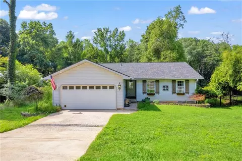 135 Mary Saphire Rd, Dawsonville, GA 30534