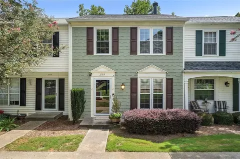 2105 Queen Anne Ct, Atlanta, GA 30350
