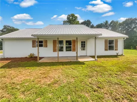 298 S Red Oak Way, Temple, GA 30179