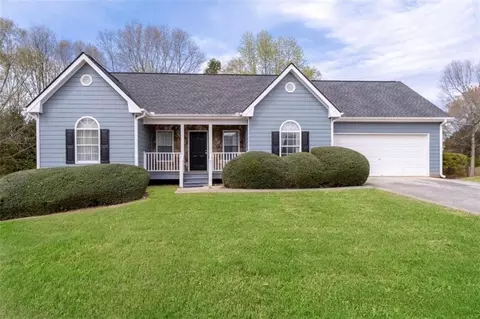 3205 Plantation Run Dr, Loganville, GA 30052