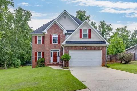 5803 Silverthorn Dr, Flowery Branch, GA 30542