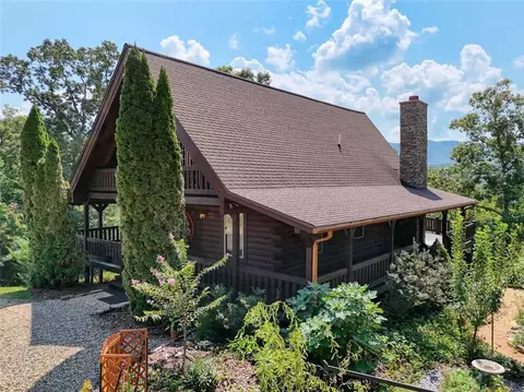 287 Gladys Ln, Young Harris, GA 30582