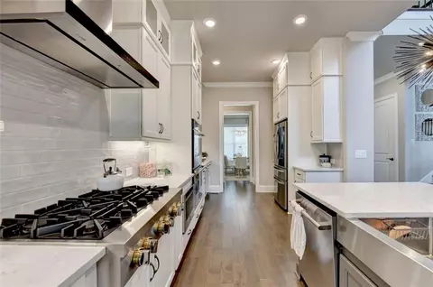 Kitchen - 3040 Labrouste Cv, Duluth, GA 30097 photo 12 of 15