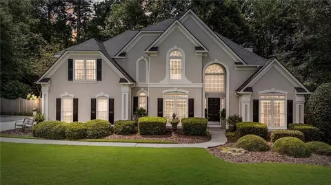 760 Heathland Dr, Roswell, GA 30075