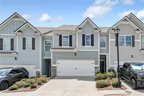 773 Woodstock Grove Dr, Woodstock, GA 30188