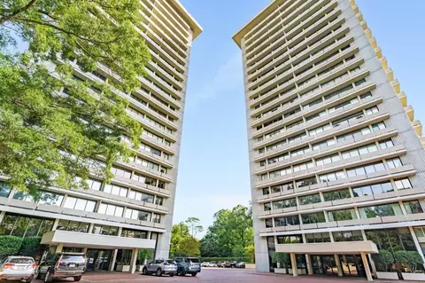 2575 Peachtree Rd NE #10H, Atlanta, GA 30305
