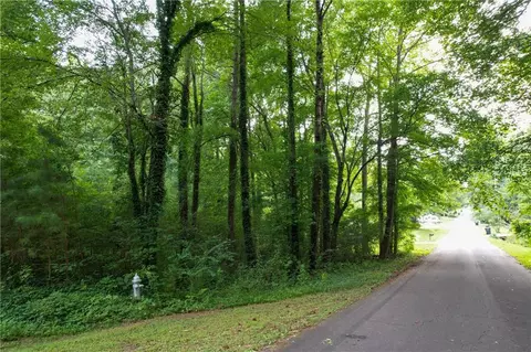 1497 Dogwood Ln, Acworth, GA 30102
