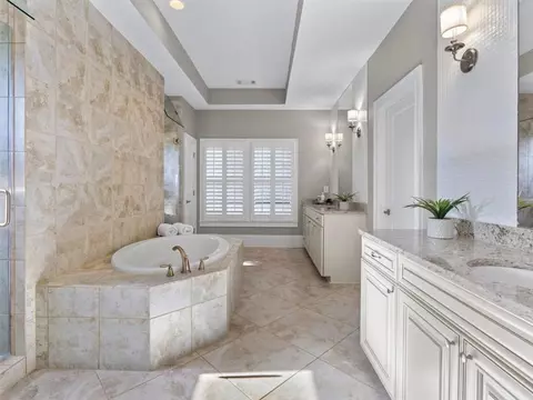 Bath - 1080 Lee St, Milton, GA 30004 photo 3 of 17