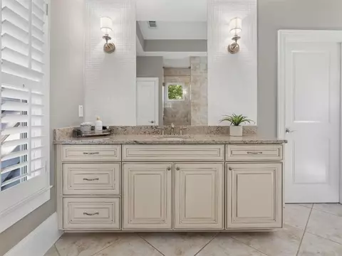 Bath - 1080 Lee St, Milton, GA 30004 photo 11 of 17