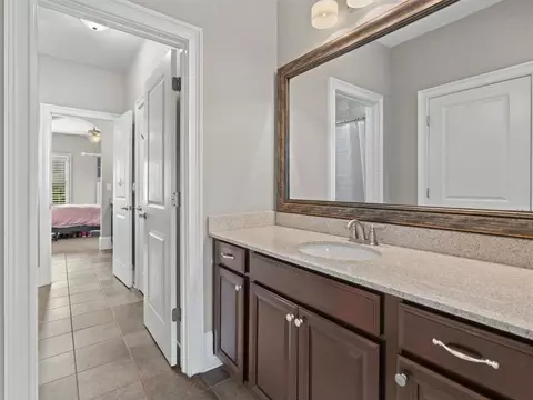 Bath - 1080 Lee St, Milton, GA 30004 photo 12 of 17