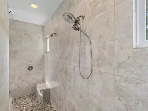 Bath - 1080 Lee St, Milton, GA 30004 photo 5 of 17