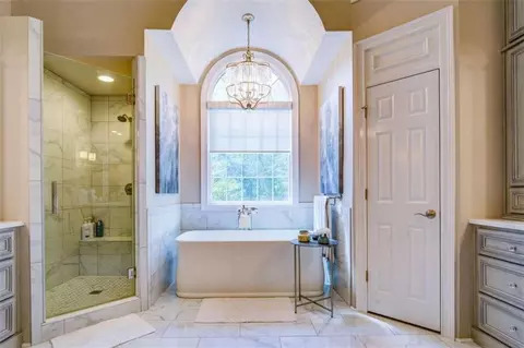 Bath - 175 Glengarry Chase, Covington, GA 30014 photo 2 of 7