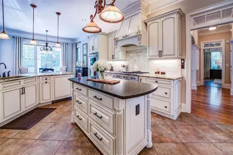 Kitchen - 175 Glengarry Chase, Covington, GA 30014 photo 3 of 9