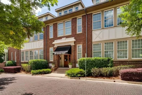 600 College #203, Hapeville, GA 30354