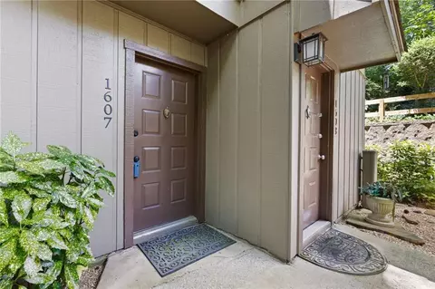 1607 Cumberland Ct SE, Smyrna, GA 30080