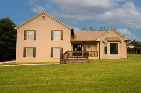 1725 Summit Edge Cir, Loganville, GA 30052