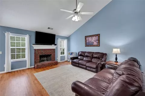 208 Stream Side Ct, Winder, GA 30680 photo 4