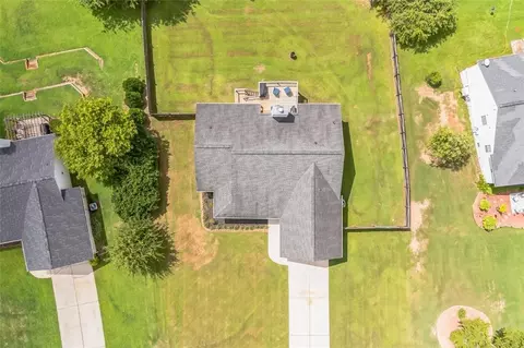 208 Stream Side Ct, Winder, GA 30680 photo 32