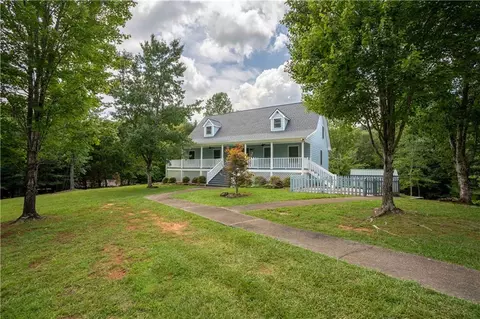 25 N Lake Dr, Sautee Nacoochee, GA 30571