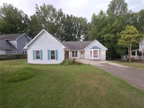 565 Clearwater Pl, Lawrenceville, GA 30044