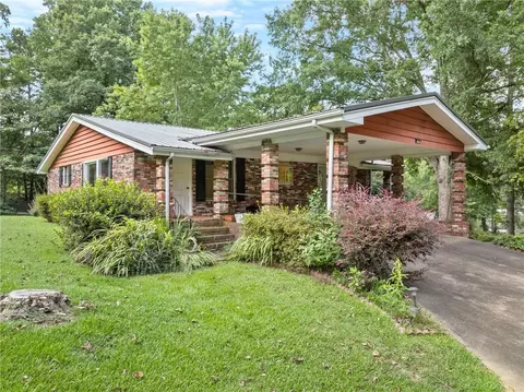 8140 Bennett Ln, Gainesville, GA 30506