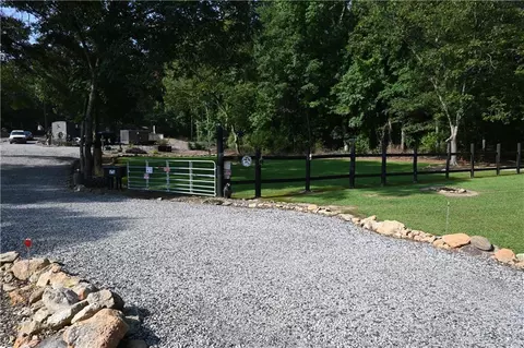 120 E Crestwood Rd, Tyrone, GA 30290 photo 2