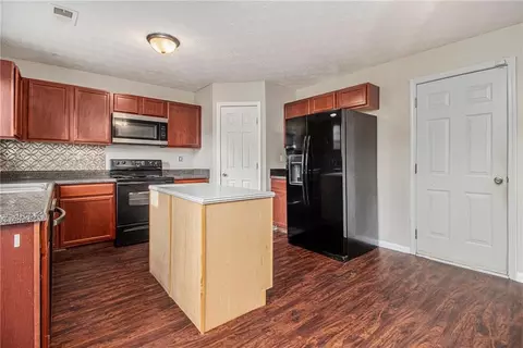 251 Millstone Dr, Hampton, GA 30228 photo 13