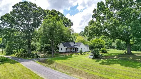 316 Isbell Rd SE, Silver Creek, GA 30173