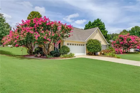 4108 Harthorne Ln, Buford, GA 30519