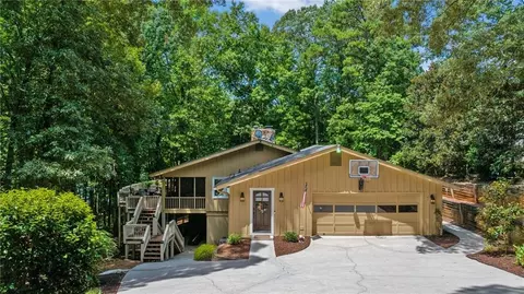 3640 Lamplighter Cove Rd, Gainesville, GA 30504