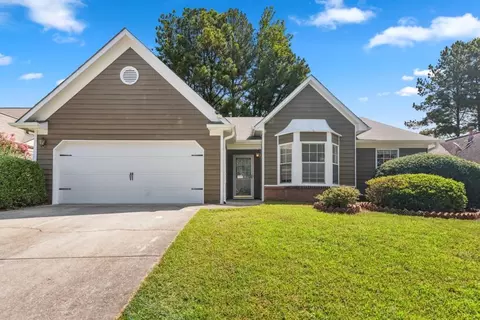 2060 Racquet Club Cir, Lawrenceville, GA 30043