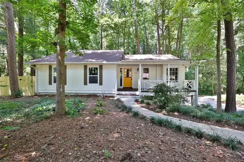 797 Brownlee Ln, Lawrenceville, GA 30044