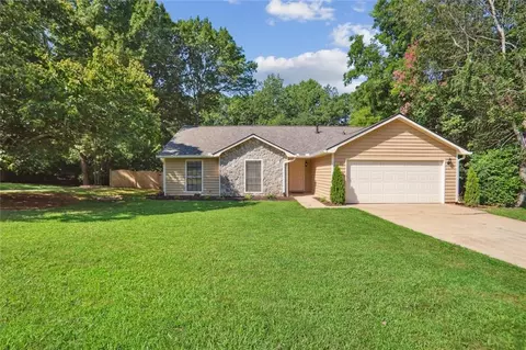 105 Kimlie Ct, Roswell, GA 30076