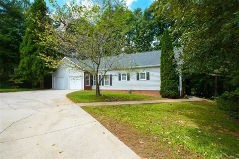 245 Hood Park Ct, Jasper, GA 30143