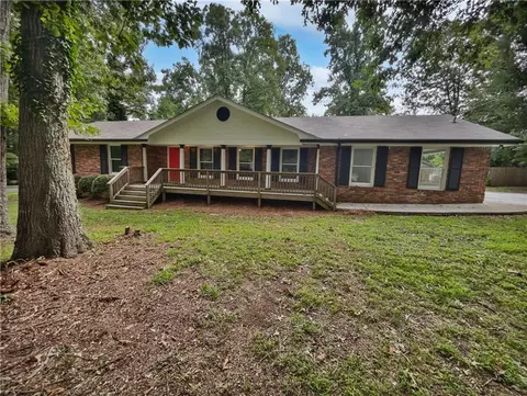 518 Dorsey Cir SW, Lilburn, GA 30047