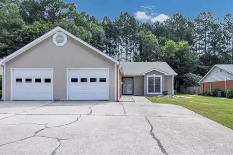 150 Wilbanks Dr, Fayetteville, GA 30215