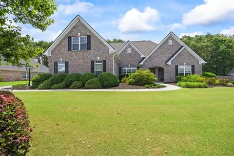 516 Sandy Cove Dr, Loganville, GA 30052