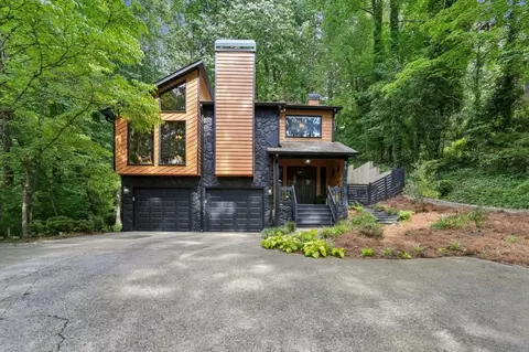 94 Skyland Dr, Roswell, GA 30075
