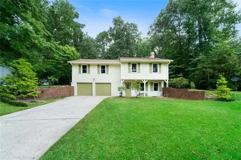 2662 Fairfield Dr SW, Marietta, GA 30064