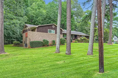 3275 Wakefield Dr, Decatur, GA 30034