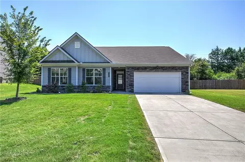 204 Mcginnis Cir, Calhoun, GA 30701