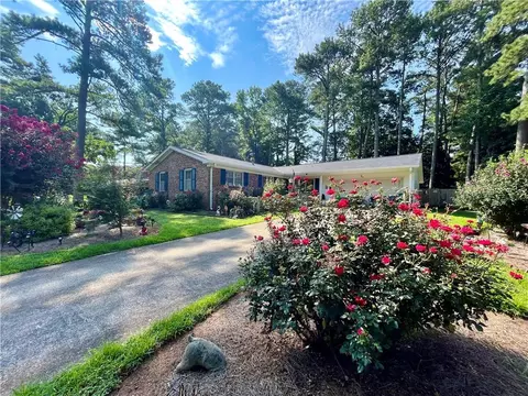 1345 Drayton Woods Dr, Tucker, GA 30084