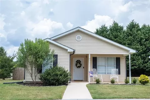 407 Dove Ln, Social Circle, GA 30025