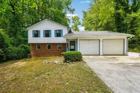 9509 Winding Way Ln, Jonesboro, GA 30238