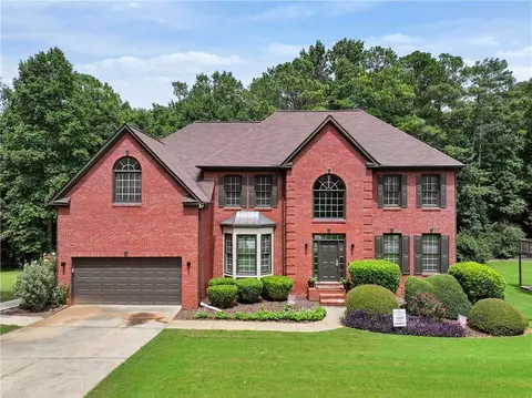213 Scenic View Ln, Stone Mountain, GA 30087