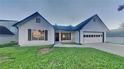 5941 Creekside Dr, Rex, GA 30273