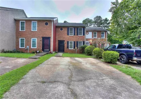 8080 Woodlake, Riverdale, GA 30274