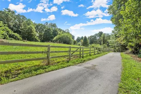 142 Smokerise Dr, Sautee Nacoochee, GA 30571