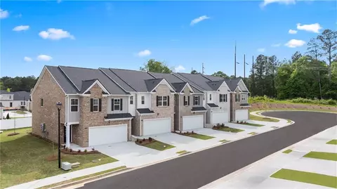 295 Silver Moon Dr, Loganville, GA 30052